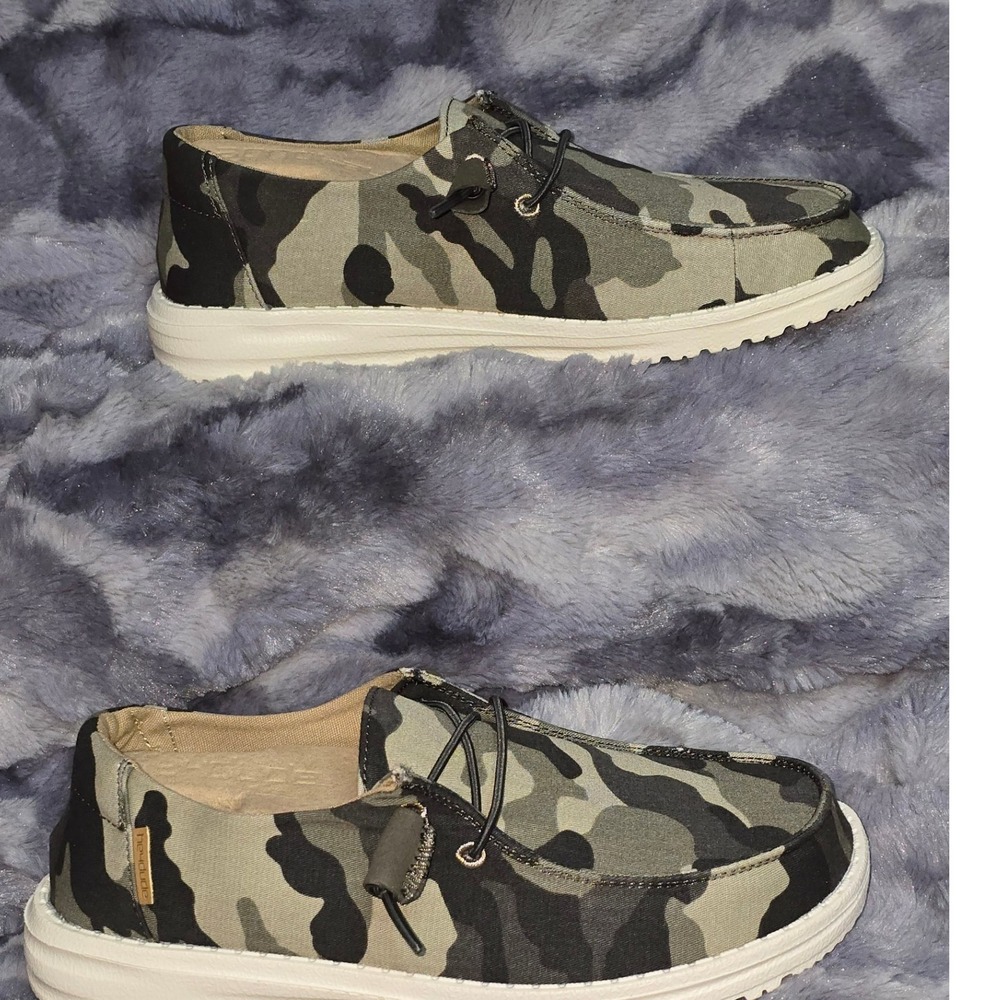 NWOT Hey Dude‎ Wendy Camo Casual Comfort Slip On Loafers Women's Size 6